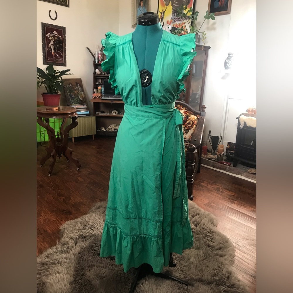 Lovely wrap dress just in time for St. Patrick’s Day! ☘️